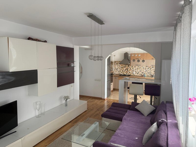 Aparatorii Patriei, str. Dealu Bistrii, apartament 2 camere 72 mp.