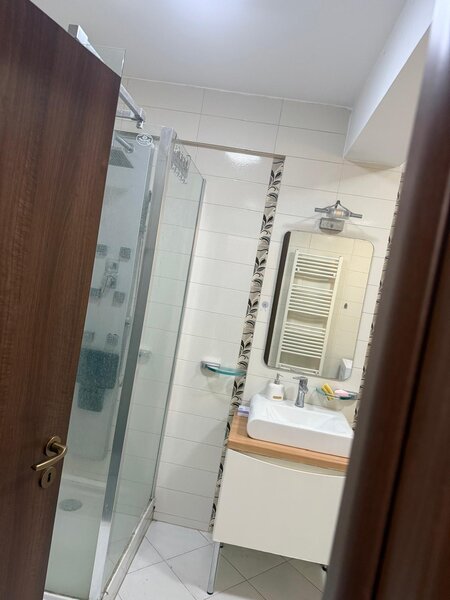 Aparatorii Patriei, str. Dealu Bistrii, apartament 2 camere 72 mp.