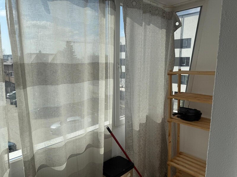 Aparatorii Patriei, str. Dealu Bistrii, apartament 2 camere 72 mp.