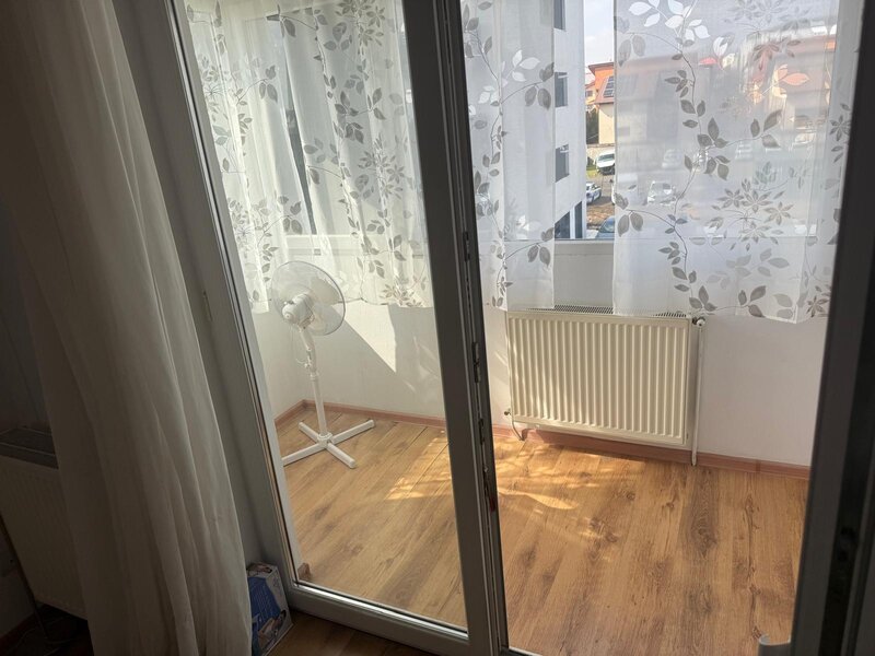 Aparatorii Patriei, str. Dealu Bistrii, apartament 2 camere 72 mp.