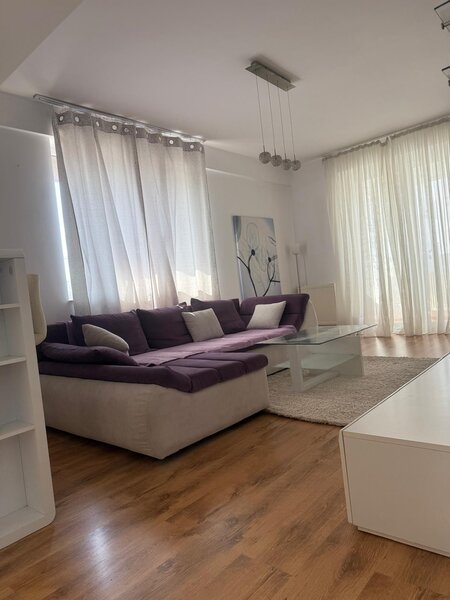 Aparatorii Patriei, str. Dealu Bistrii, apartament 2 camere 72 mp.