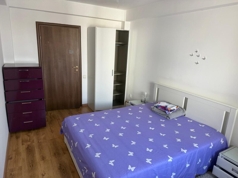 Aparatorii Patriei, str. Dealu Bistrii, apartament 2 camere 72 mp.